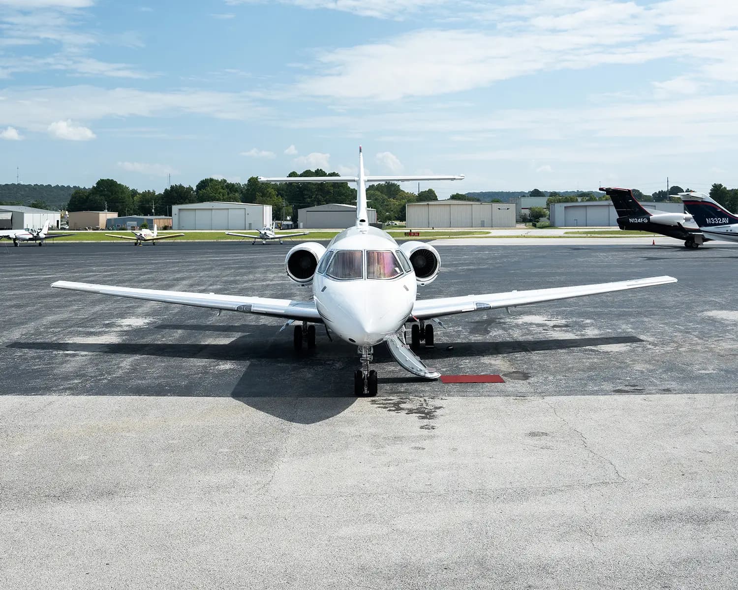 Beechcraft Hawker 800XP N686TX operated by Executive Aviation Services photo 4