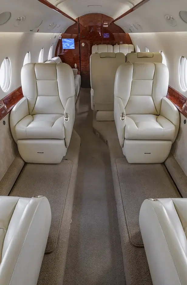 Gulfstream G200 N688HL operated by Mach One Air Charters, Inc., KCNO photo 6