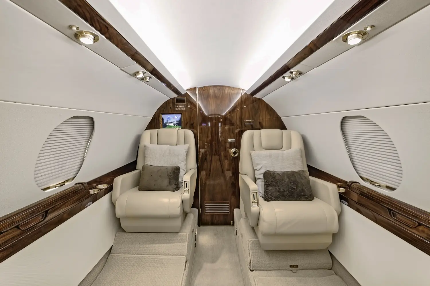 Dassault Falcon 20 N68UP operated by Royal Air Freight, Inc, KPTK photo 5