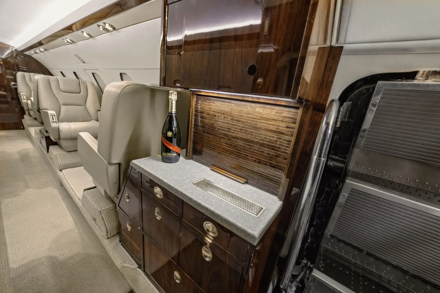 Dassault Falcon 20 N68UP operated by Royal Air Freight, Inc, KPTK photo 6