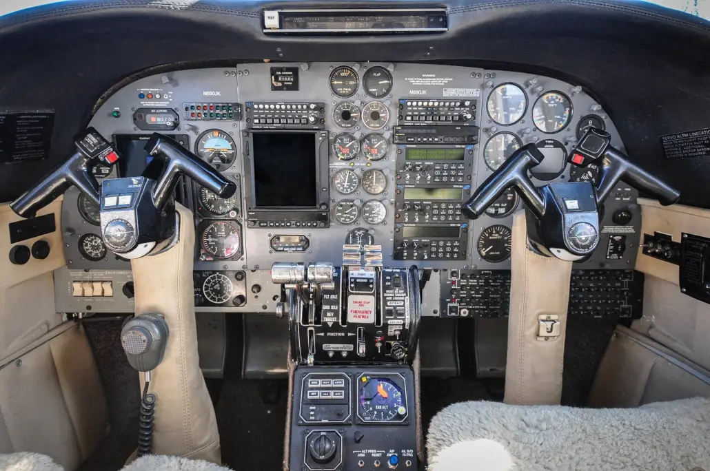 Aero Commander 690 N690JK operated by Spur Aviation Services, LC photo 5