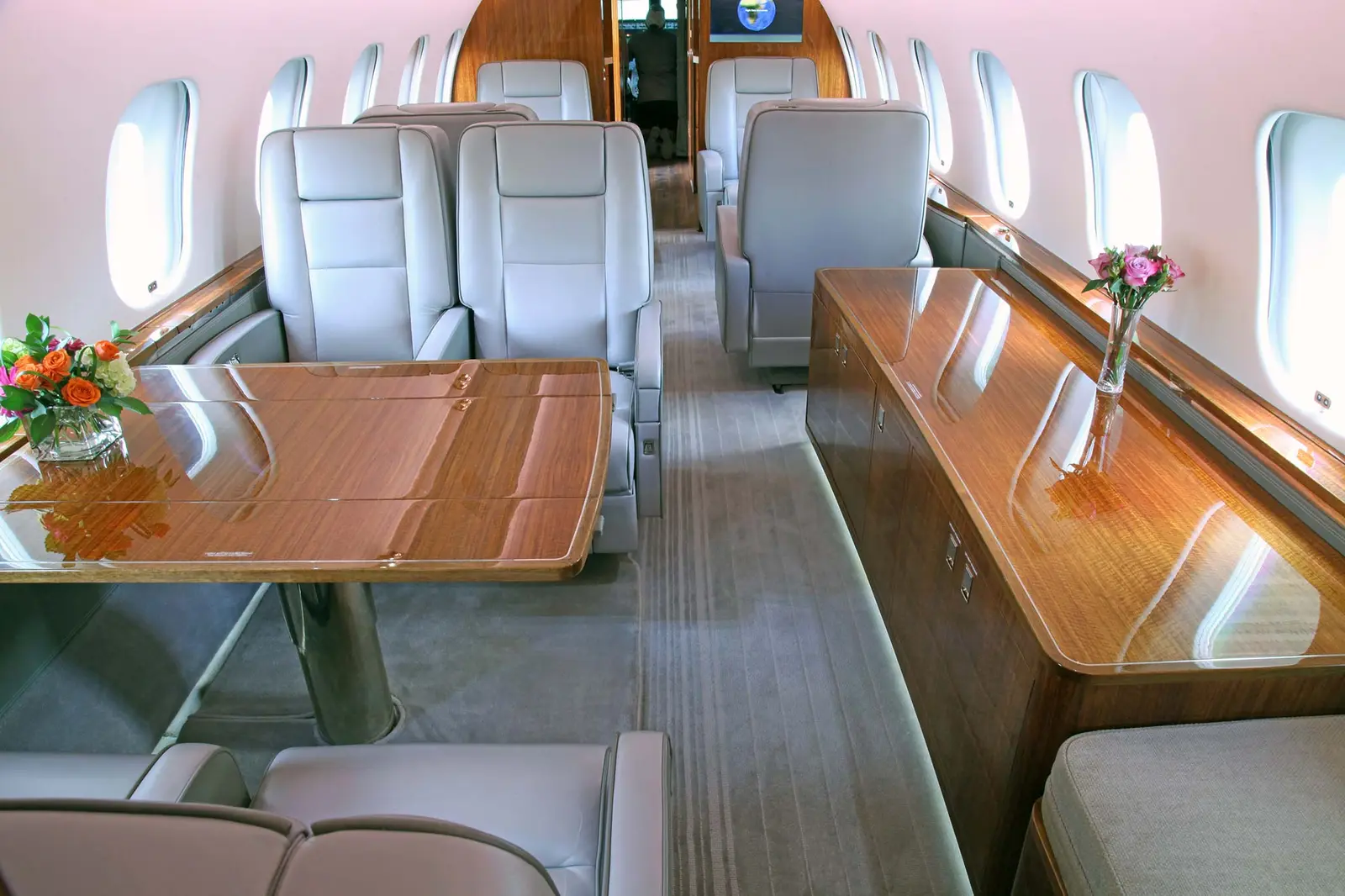 Bombardier Global 5000 N692L operated by Fair Wind Air Charter photo 6