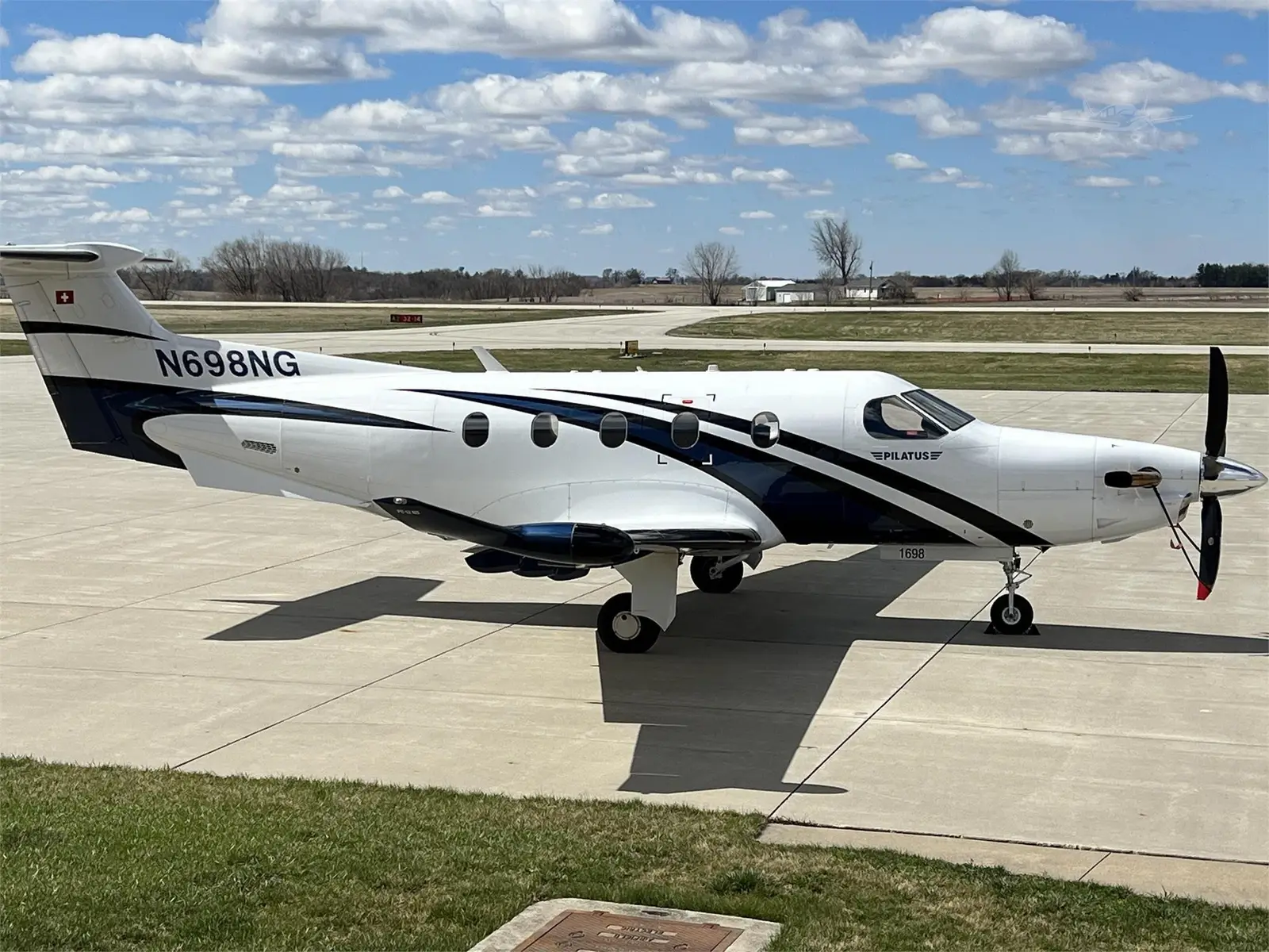 Pilatus PC-12/47 NG N698NG operated by ConciAir photo 4