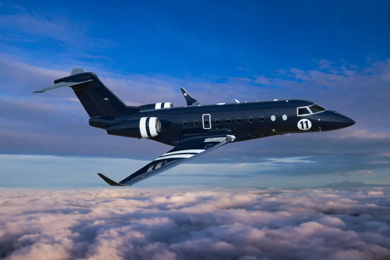 Gulfstream G280 N69AF operated by DuPage Aerospace photo 2
