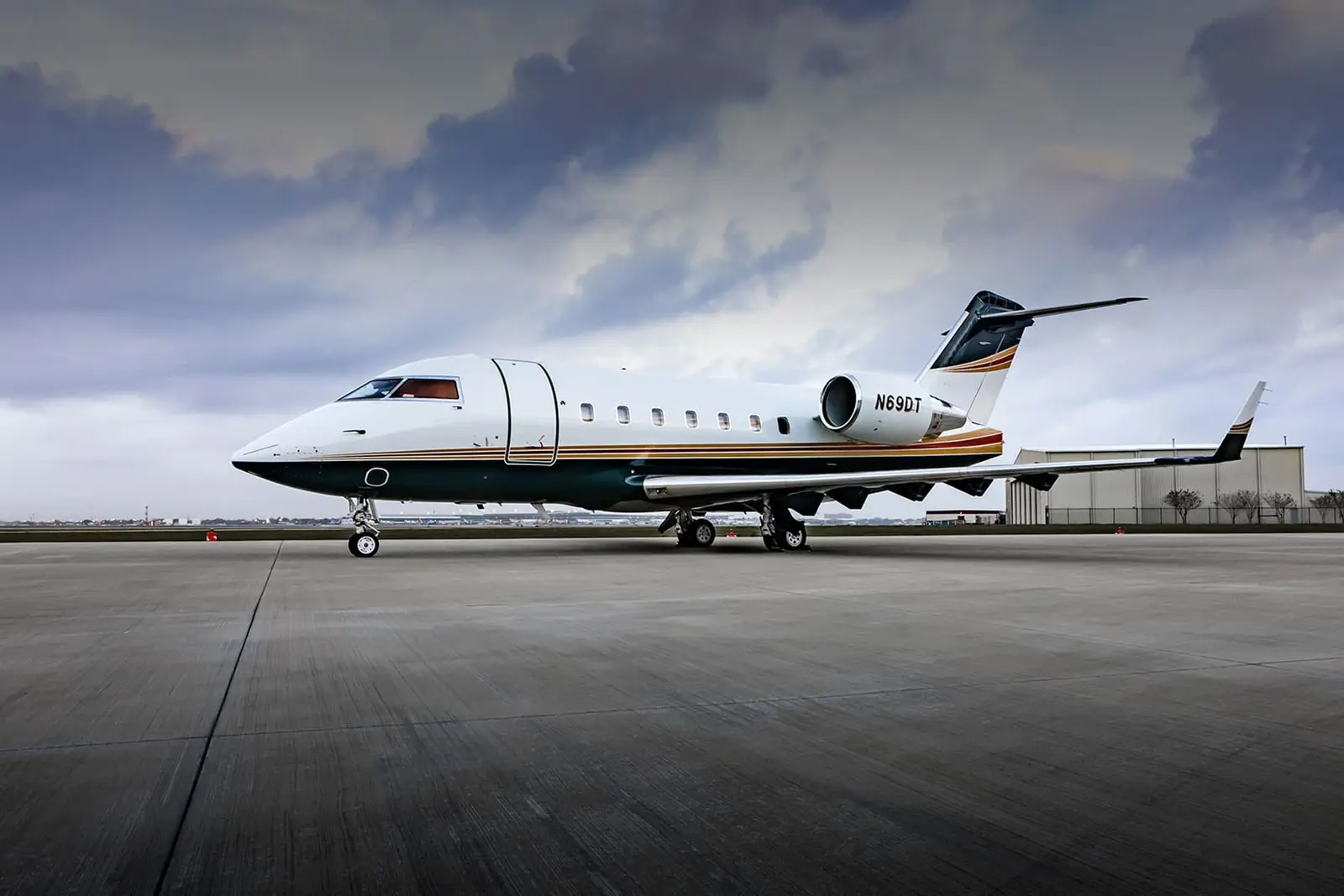 Bombardier Challenger 604 N69DT operated by Wing Aviation Charter Services, LLC, exterior