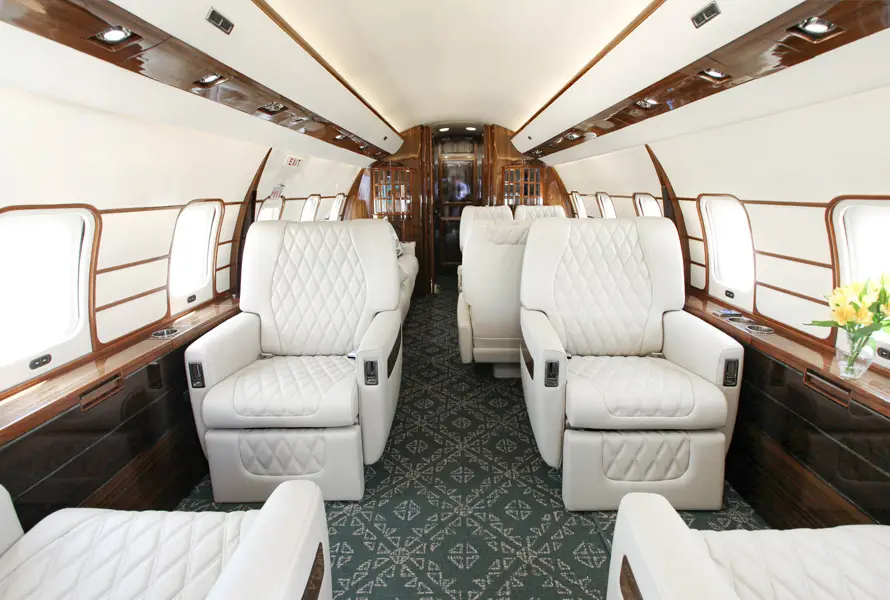 Bombardier Challenger 604 N69DT operated by Wing Aviation Charter Services, LLC photo 2