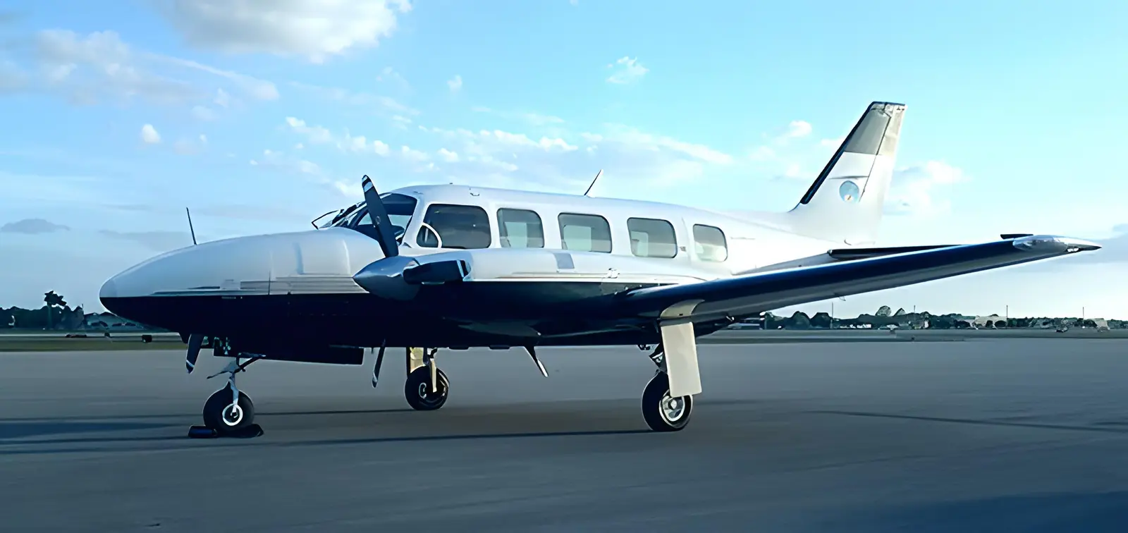 Piper PA-31-350 Chieftain N700C operated by Treasure Air Charters, LLC photo 3