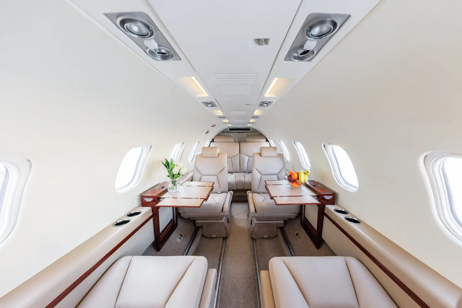 Bombardier Learjet 31A N702GW operated by Diamond Aviation photo 3