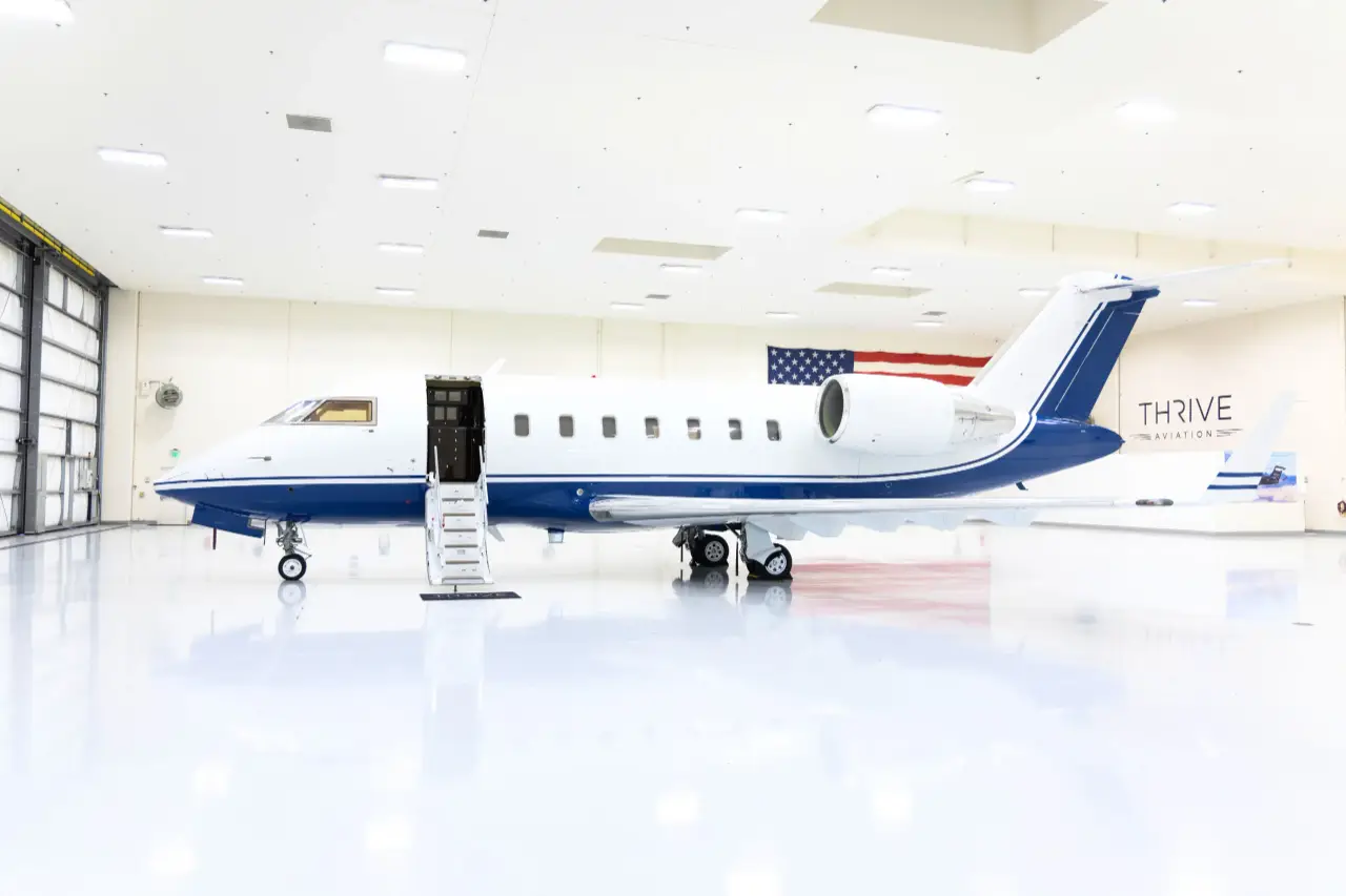 Bombardier Challenger 605 N702LV operated by Cirrus Aviation Services photo 6