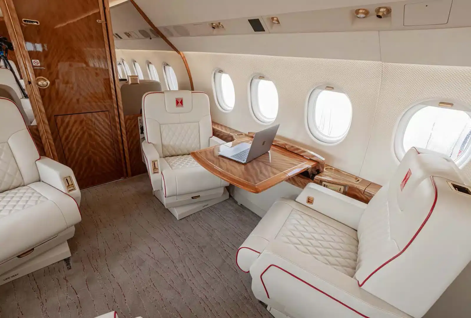 Dassault Falcon 2000 N702NW operated by Hangar 7 Aviation photo 6