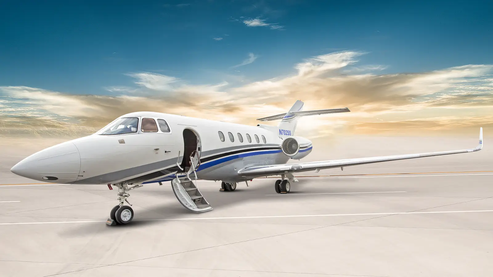 Beechcraft Hawker 900XP N702SS