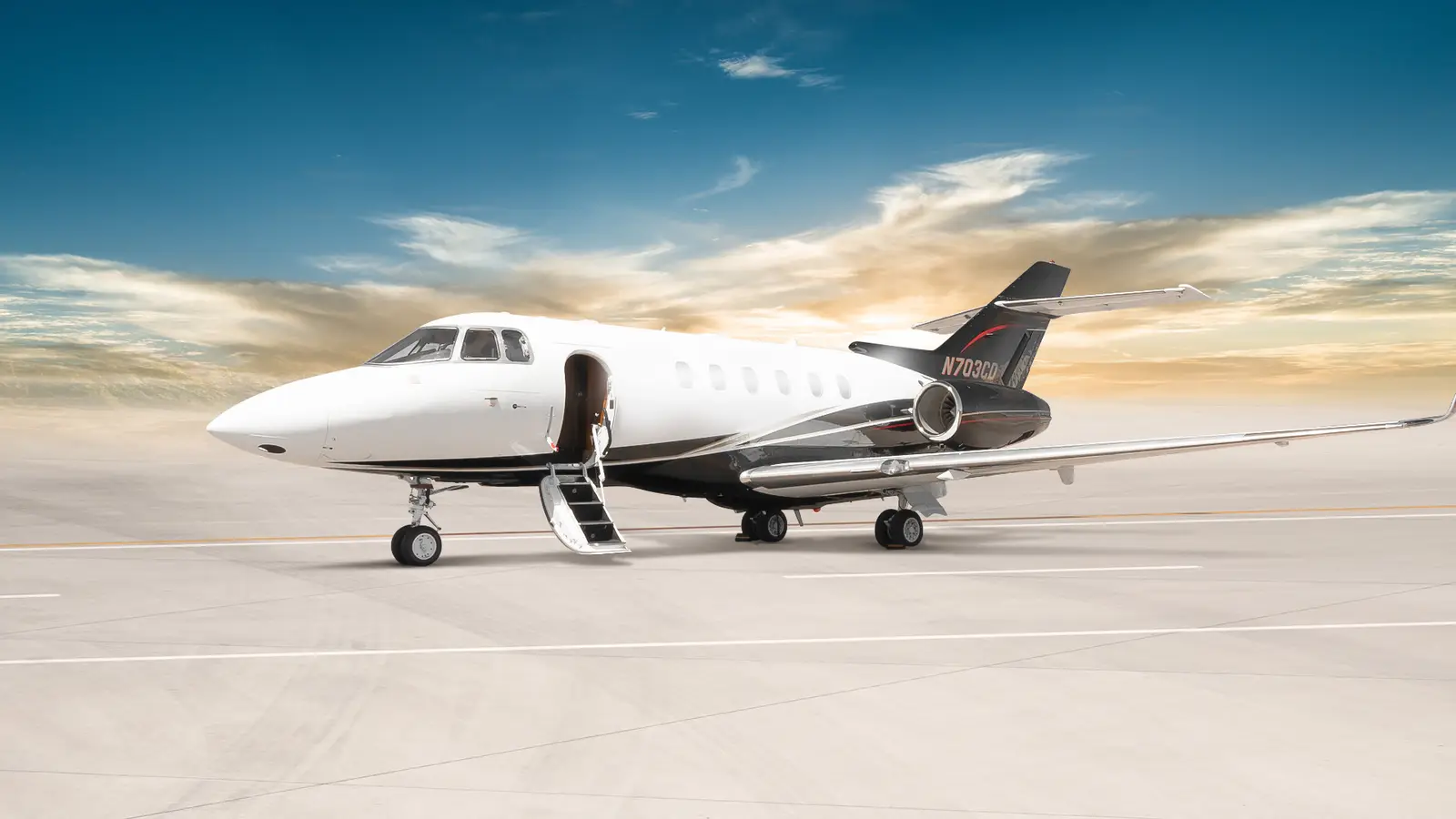 Beechcraft Hawker 900XP N703CD operated by Cirrus Aviation Services, exterior