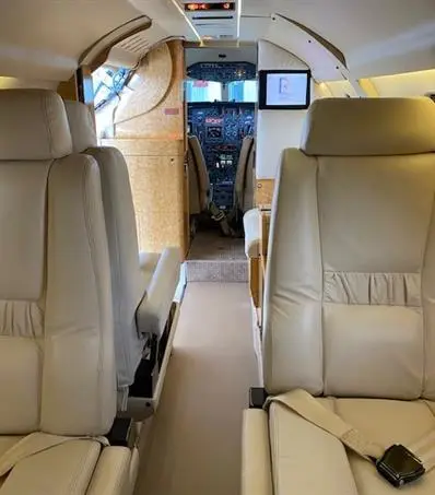 Dassault Falcon 100 N707CX operated by Club Jet Charter, LLC photo 3