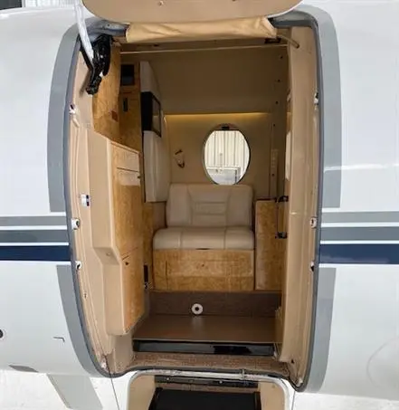 Dassault Falcon 100 N707CX operated by Club Jet Charter, LLC photo 4