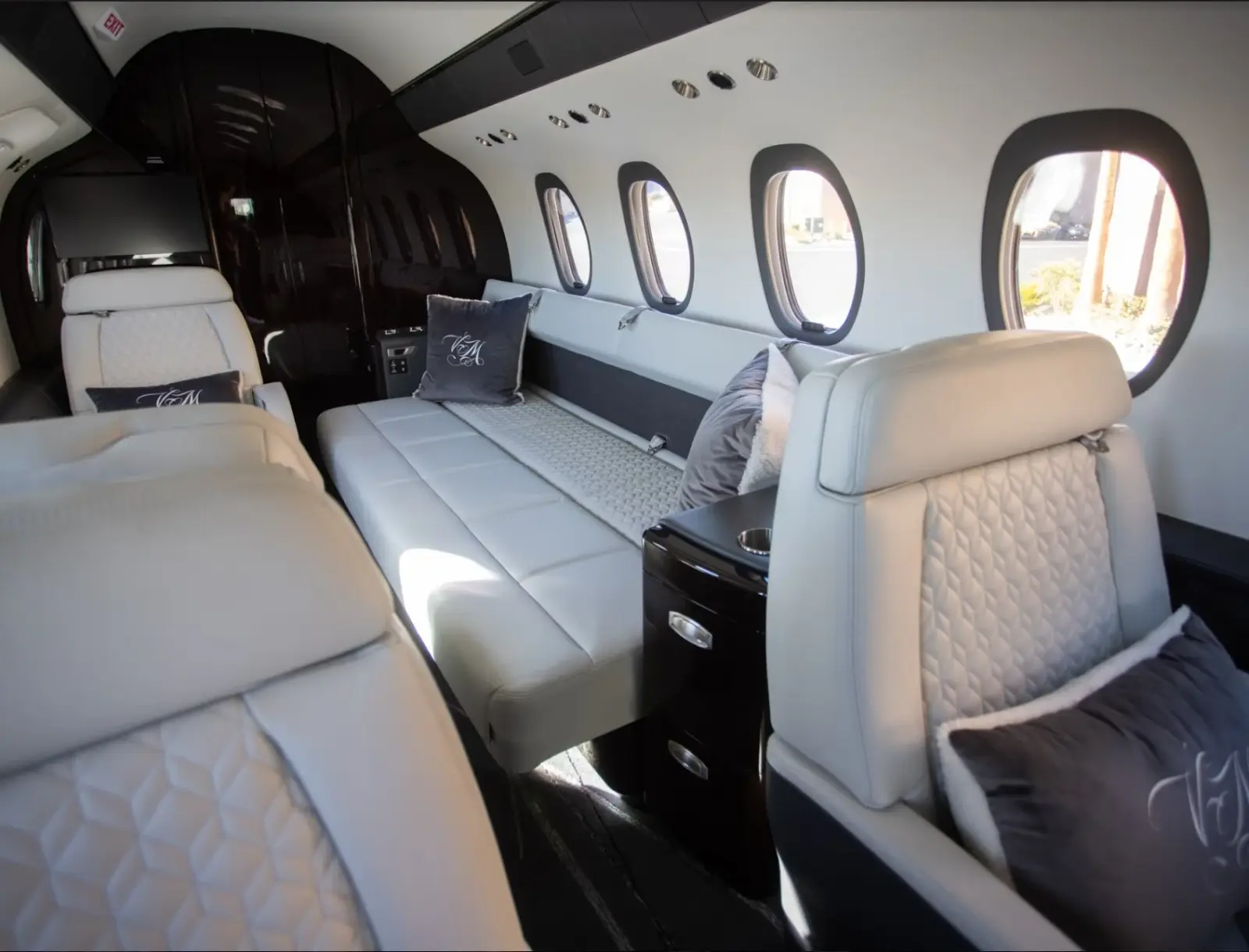 Cessna Citation Longitude N707VM operated by Thrive Aviation photo 3