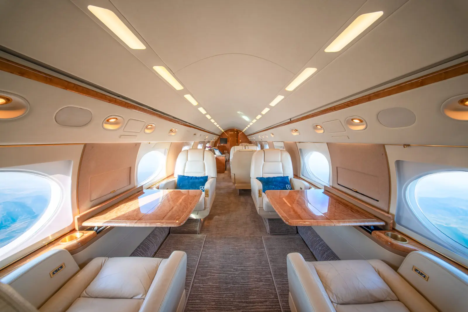Gulfstream IV-SP N707WE operated by Fly Alliance photo 2