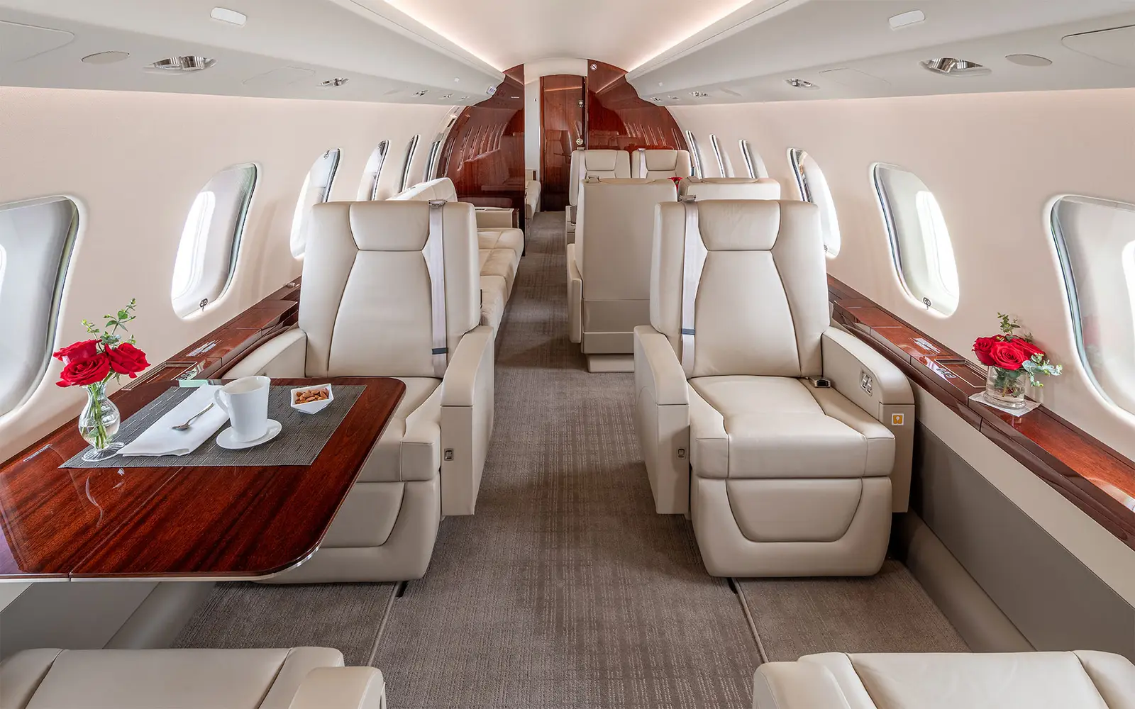 Bombardier Global 6500 N70MJ operated by Clay Lacy Aviation, Inc. photo 4