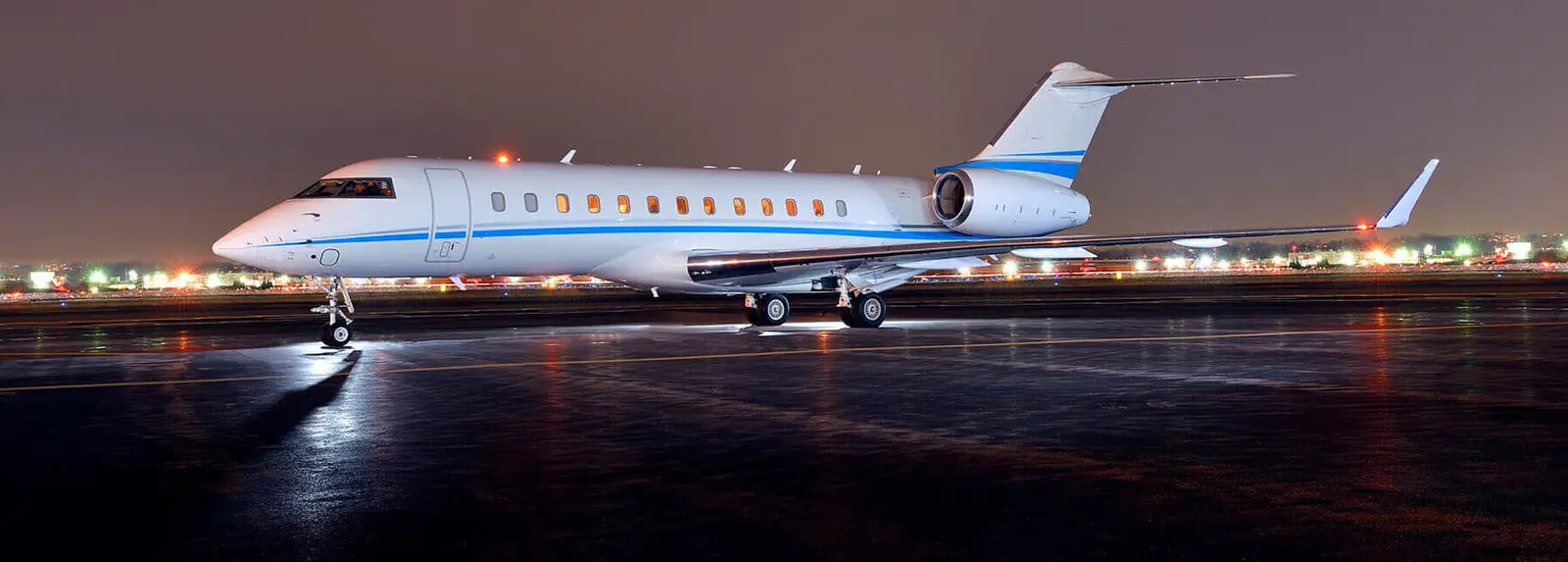 Bombardier Global Express N70PS operated by Worldwide Jet Charter, Inc. photo 4