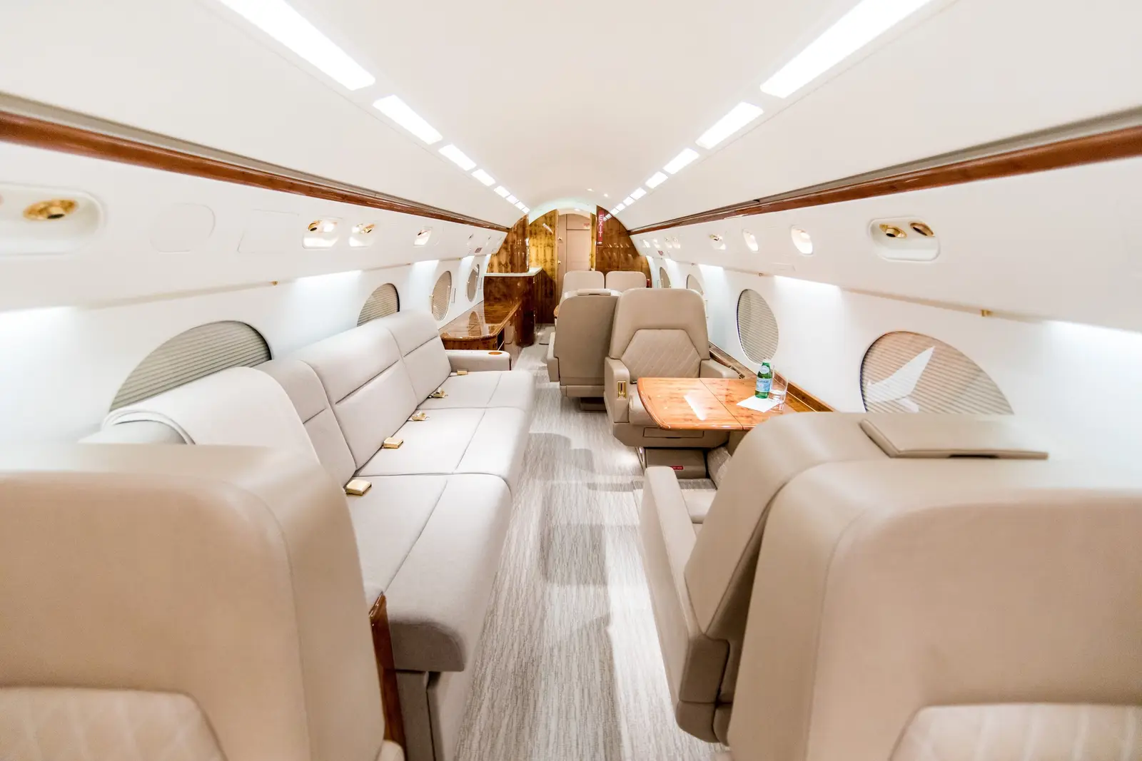 Gulfstream IV-SP N710MV operated by Mira Vista Aviation, Inc. photo 2
