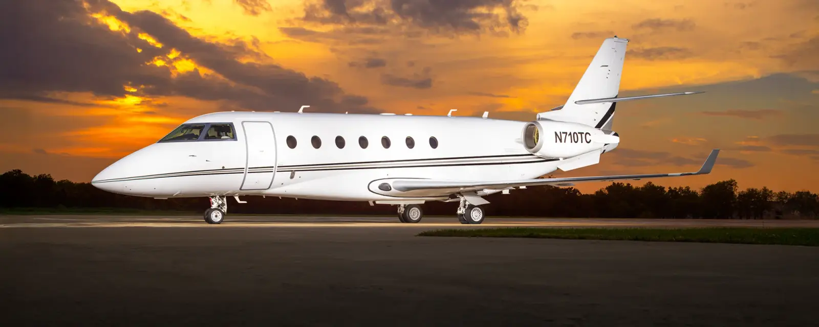 Gulfstream G200 N710TC operated by FLYTRU, exterior