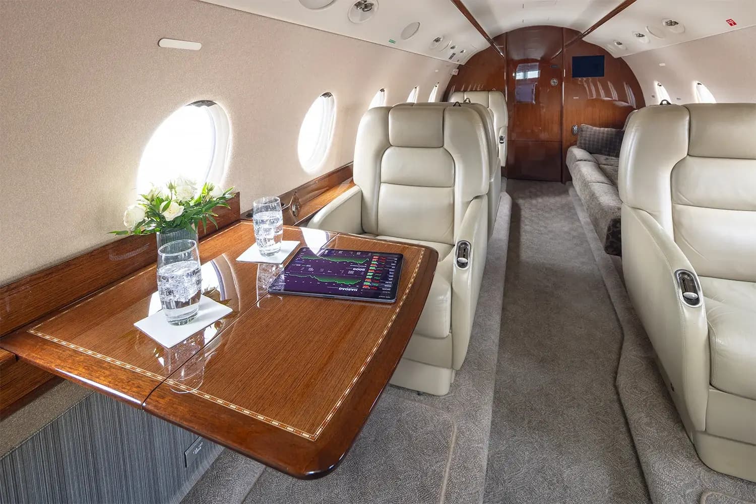 Gulfstream G200 N710TC operated by FLYTRU photo 6