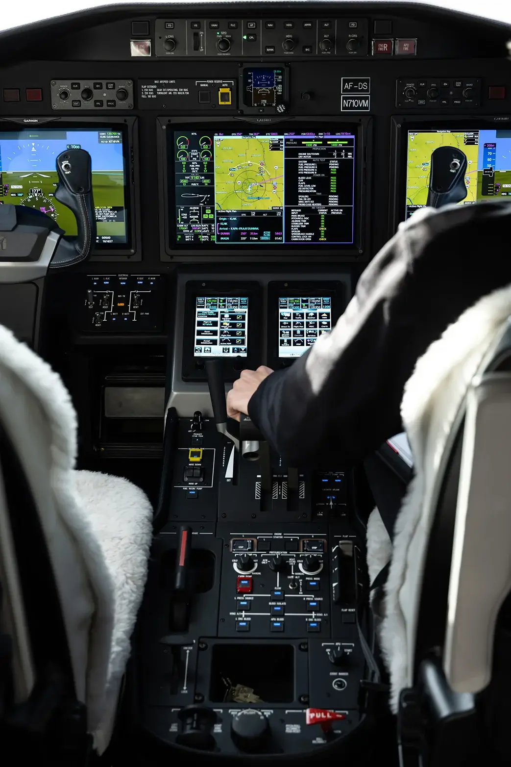 Cessna Citation Longitude N710VM operated by Thrive Aviation photo 4