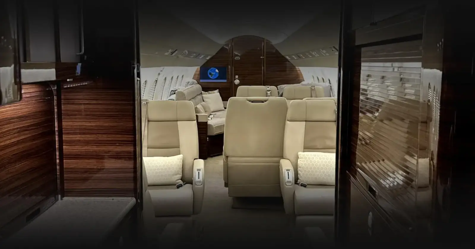 Dassault Falcon 900LX N711TQ operated by Aviation Charters photo 2