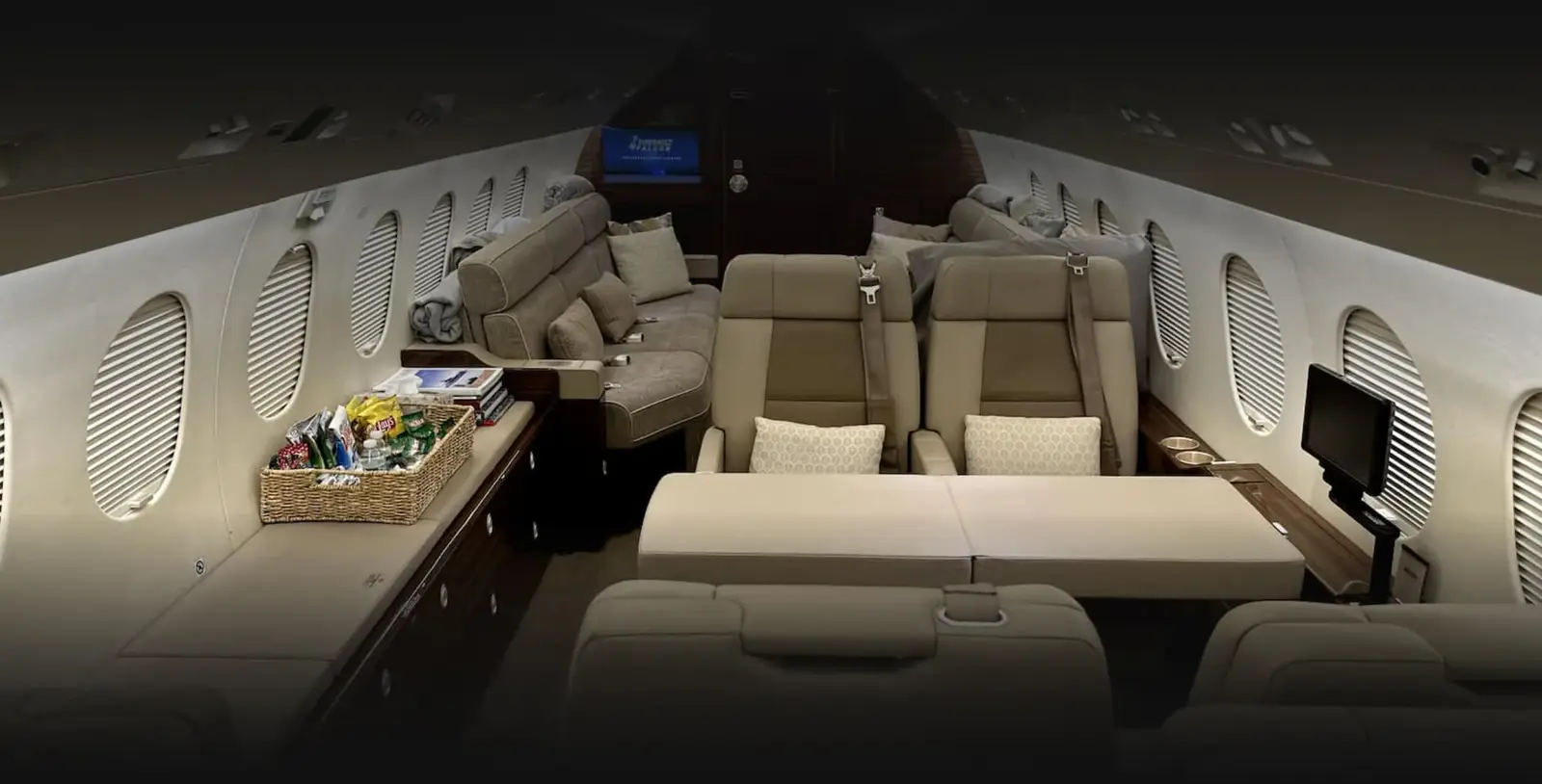 Dassault Falcon 900LX N711TQ operated by Aviation Charters photo 6