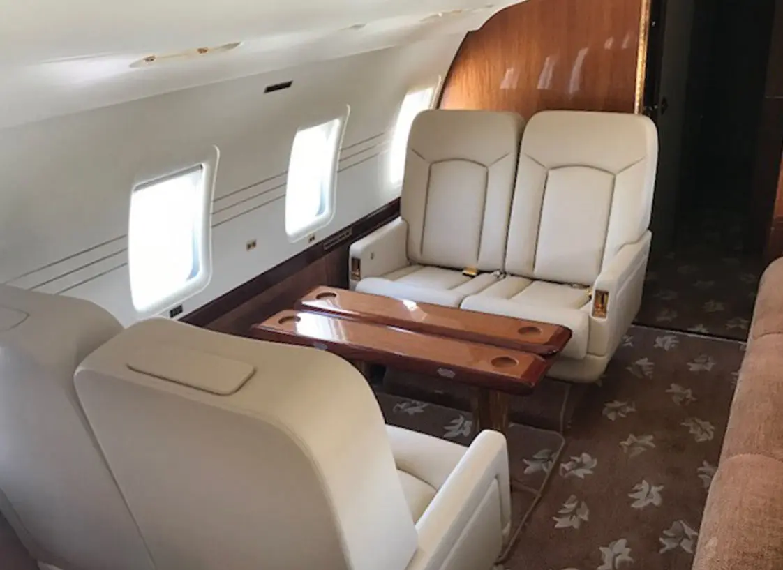 Bombardier Challenger 850 N711WS operated by Mac Air Group photo 3
