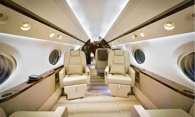 Gulfstream G550 N712LW operated by Solairus Aviation photo 3