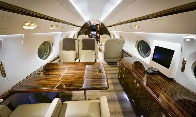 Gulfstream G550 N712LW operated by Solairus Aviation photo 5