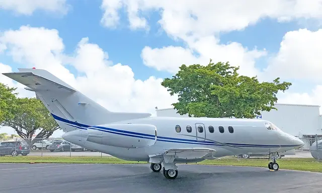 Beechcraft Hawker 800XP N715LA operated by Presidential Aviation, exterior
