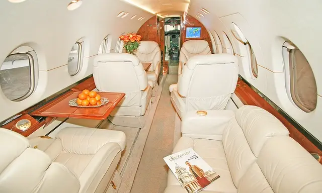 Beechcraft Hawker 800XP N715LA operated by Presidential Aviation photo 2