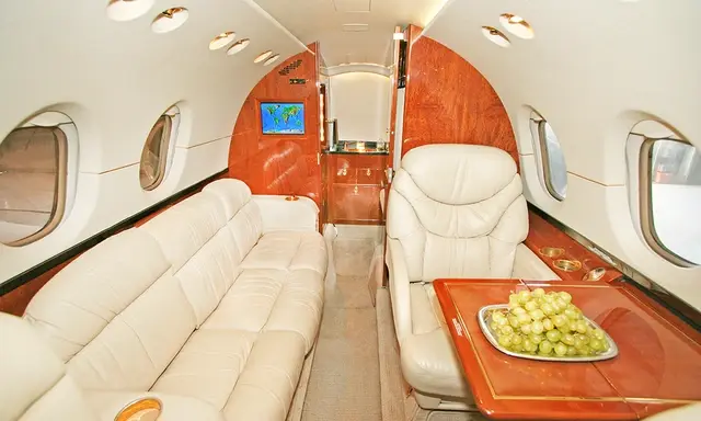 Beechcraft Hawker 800XP N715LA operated by Presidential Aviation photo 3