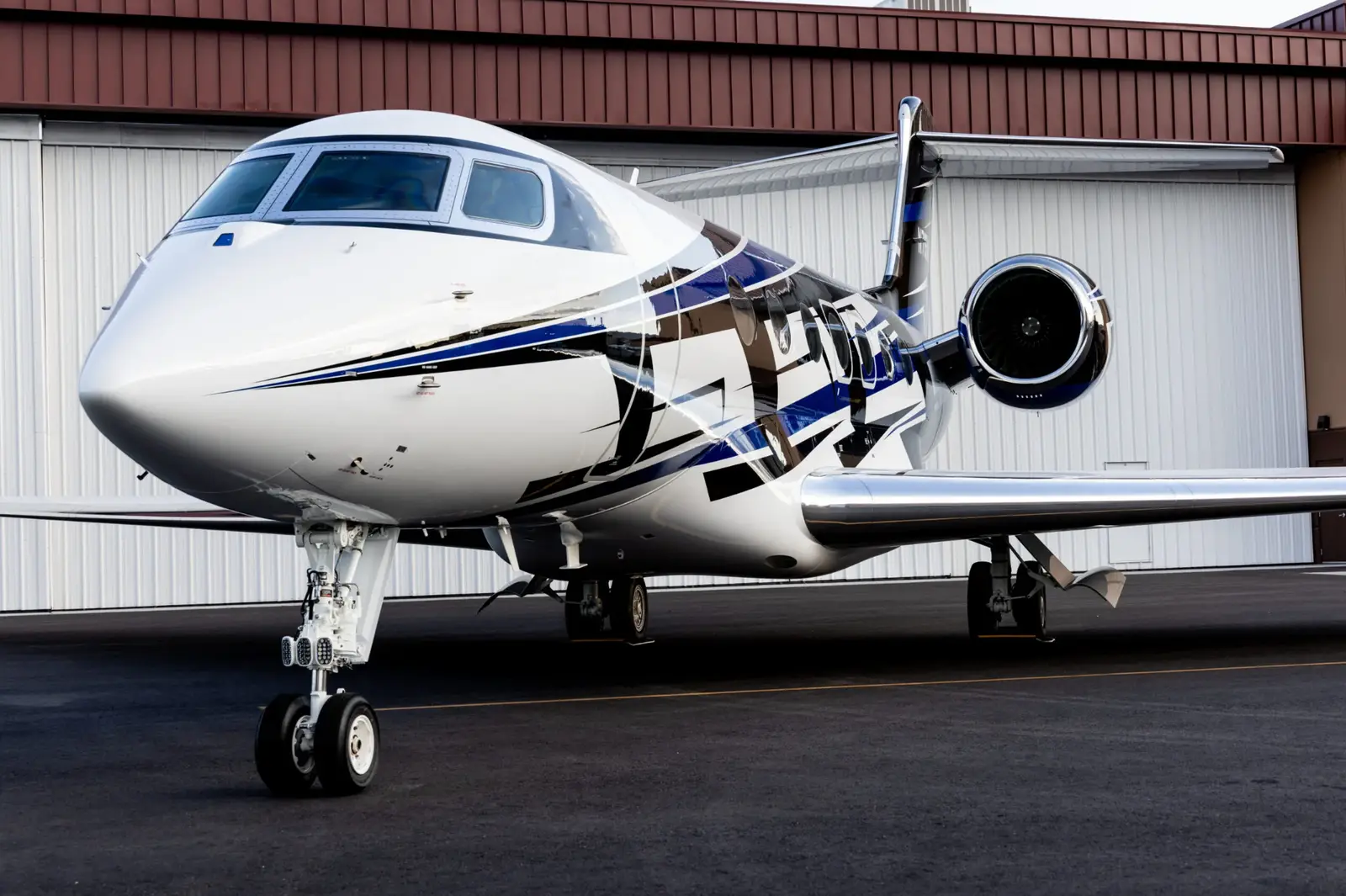 Gulfstream GVII-G600 N715VM operated by Thrive Aviation photo 5
