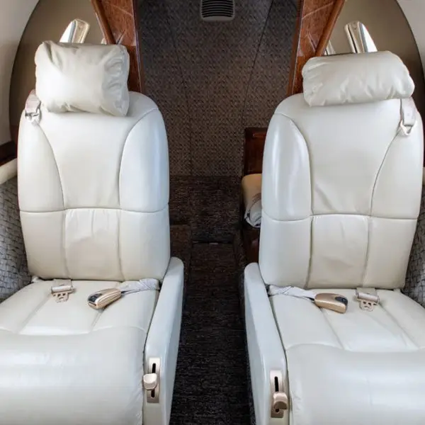 Pilatus PC-12/47 NG N716EM operated by Latitude 33 Aviation, LLC photo 2