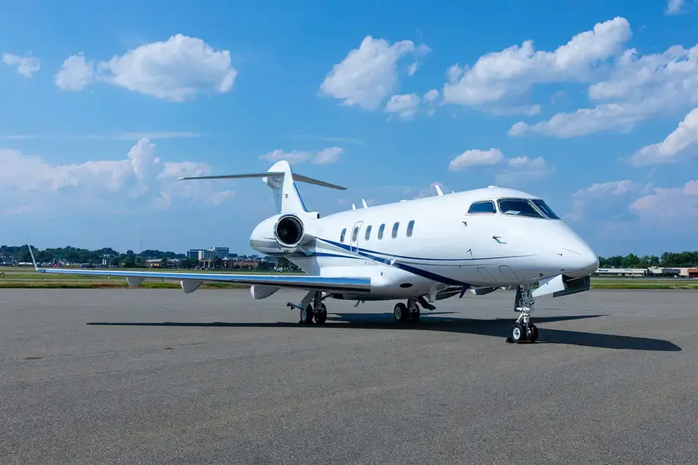 Bombardier Challenger 300 N717JJ operated by Solairus Aviation, exterior