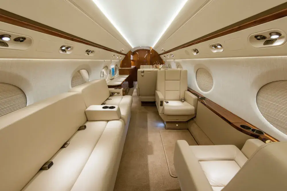 Gulfstream G450 N717LS operated by Solairus Aviation photo 3