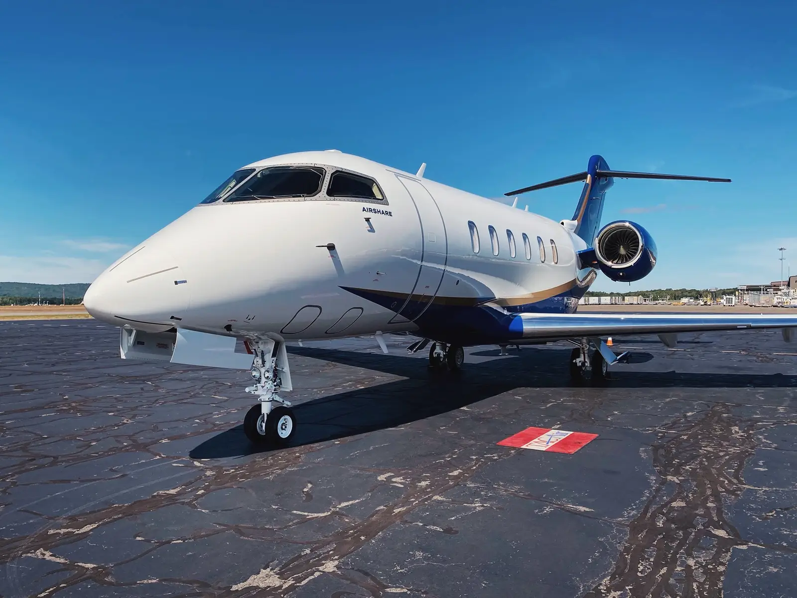Bombardier Challenger 350 N718AS