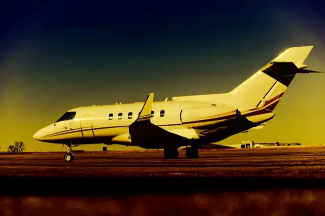 Beechcraft Hawker 800A N718HC operated by Secure Air Charter photo 2