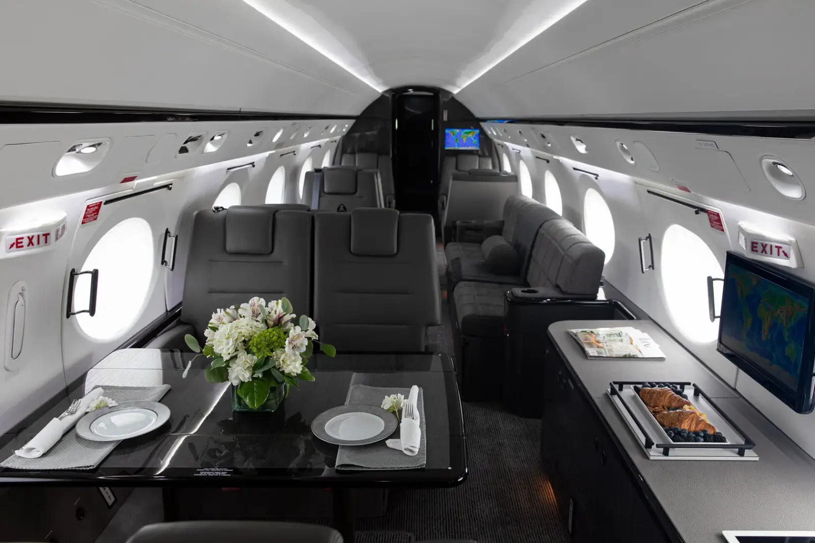 Gulfstream V N718JJ operated by Talon Air, LLC photo 4