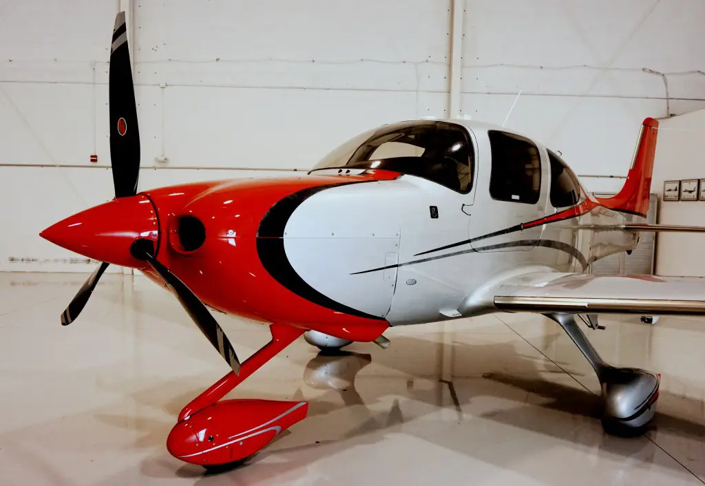 Cirrus SR22 N718TL operated by RexAir photo 2