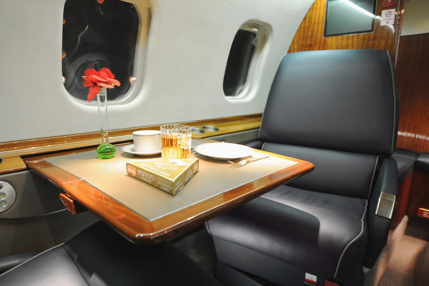 Bombardier Learjet 60 N719JB operated by Cirrus Aviation Services photo 5