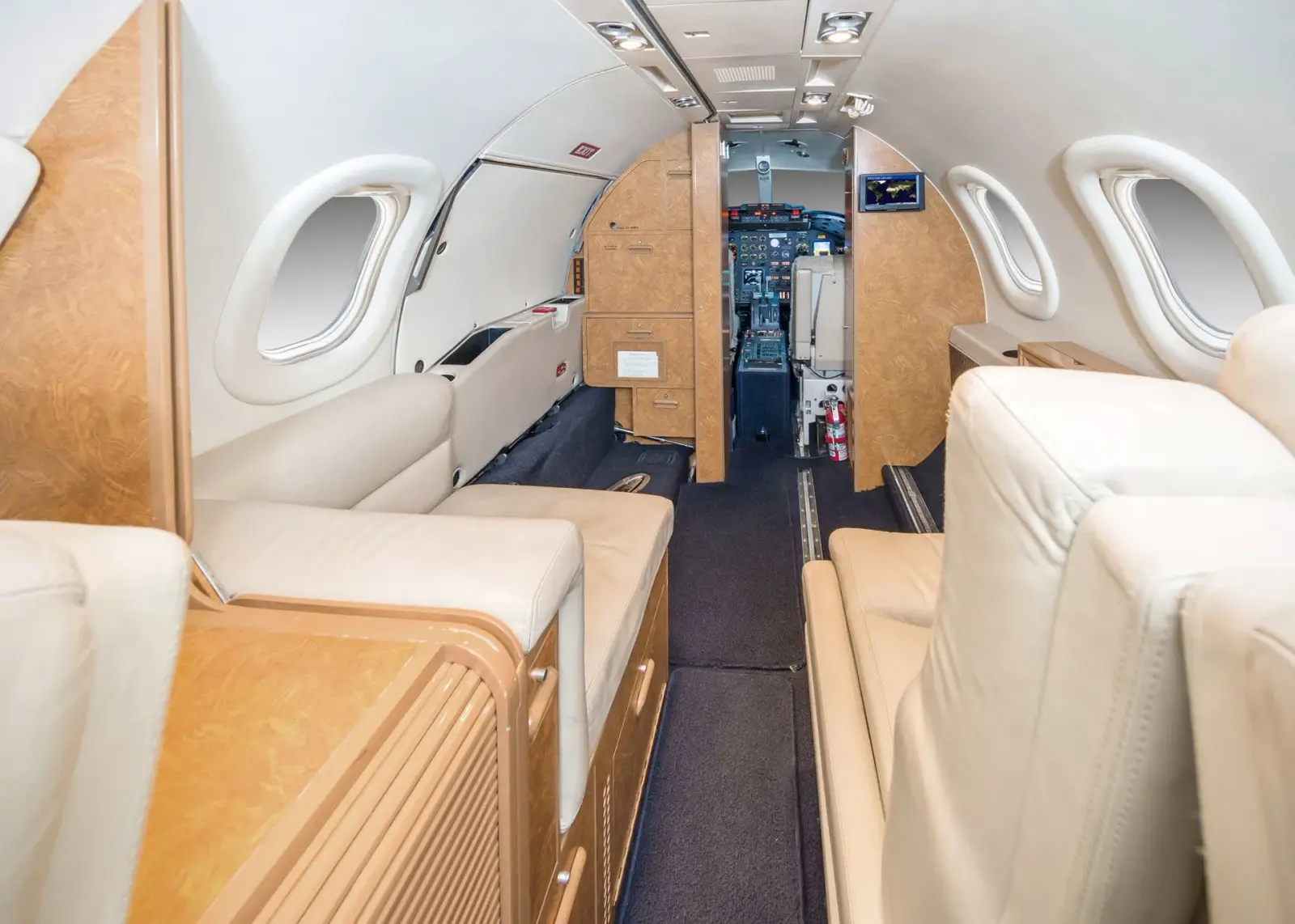 Bombardier Learjet 31A N71AL operated by T.K. Aero photo 2