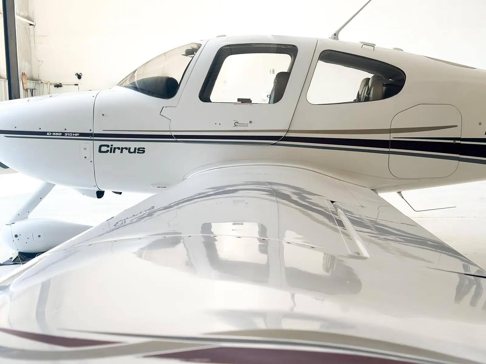 Cirrus SR22 N720CD operated by MidAmericaJet, Inc. photo 4