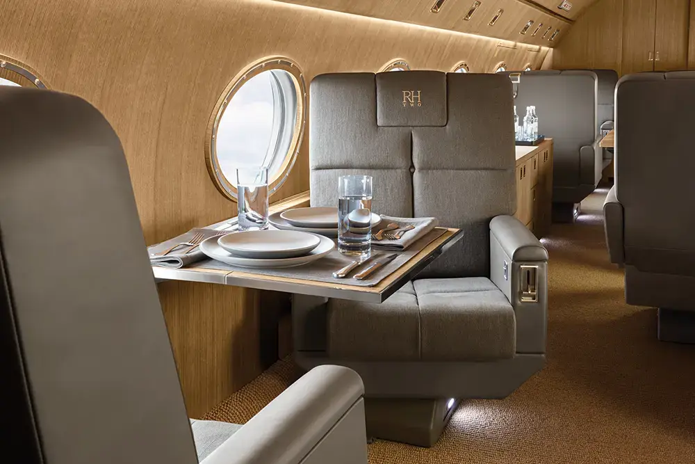 Gulfstream G550 N721RH operated by Solairus Aviation photo 2