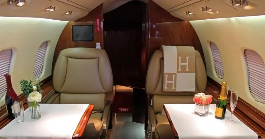 Bombardier Learjet 60 N722BD operated by Aurora Aviation photo 2