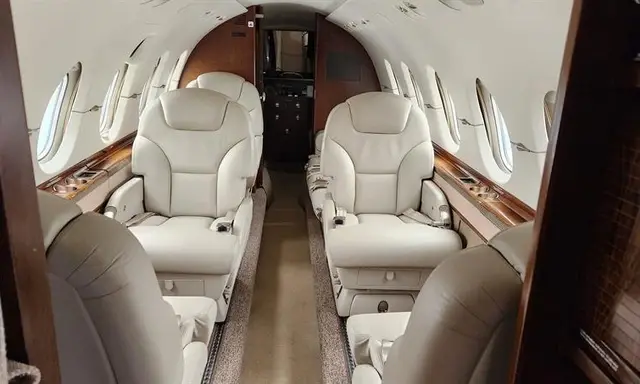 Beechcraft Hawker 900XP N722GR operated by Northern Jet Management, Inc. photo 2