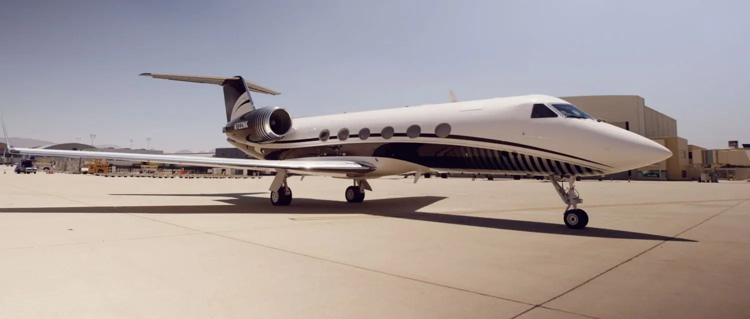 Gulfstream IV N722NK operated by STAJets, KSNA, exterior