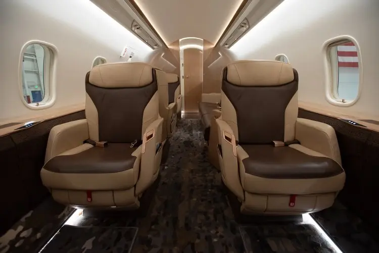 Bombardier Challenger 3500 N724EH operated by Elite Air, Inc. photo 2